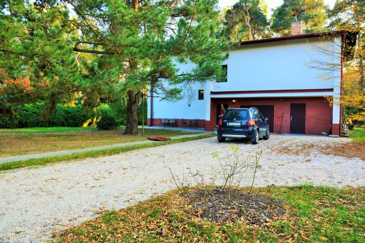 Ubytovani V Klanovicich - Forest Garden Prague Exterior photo